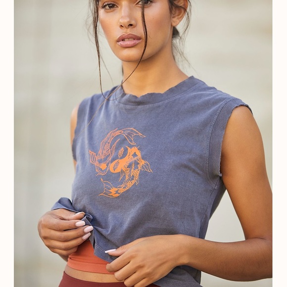 NWT Free People Movement Don’t Be Koi Tee in Black - Picture 2 of 16